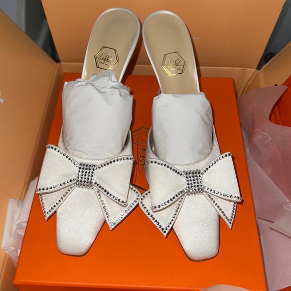 Brand new just got out of the box, too small for me! Fit more like 9 then 10 - Picture 1 of 4